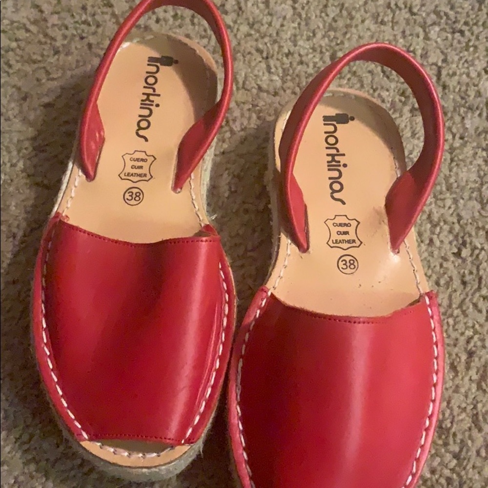 Norkinas red sandal